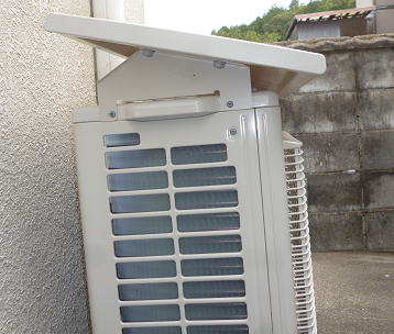 岐阜でエアコン工事 室外機屋根 二段置き クロス張替え エアコン室外機固定